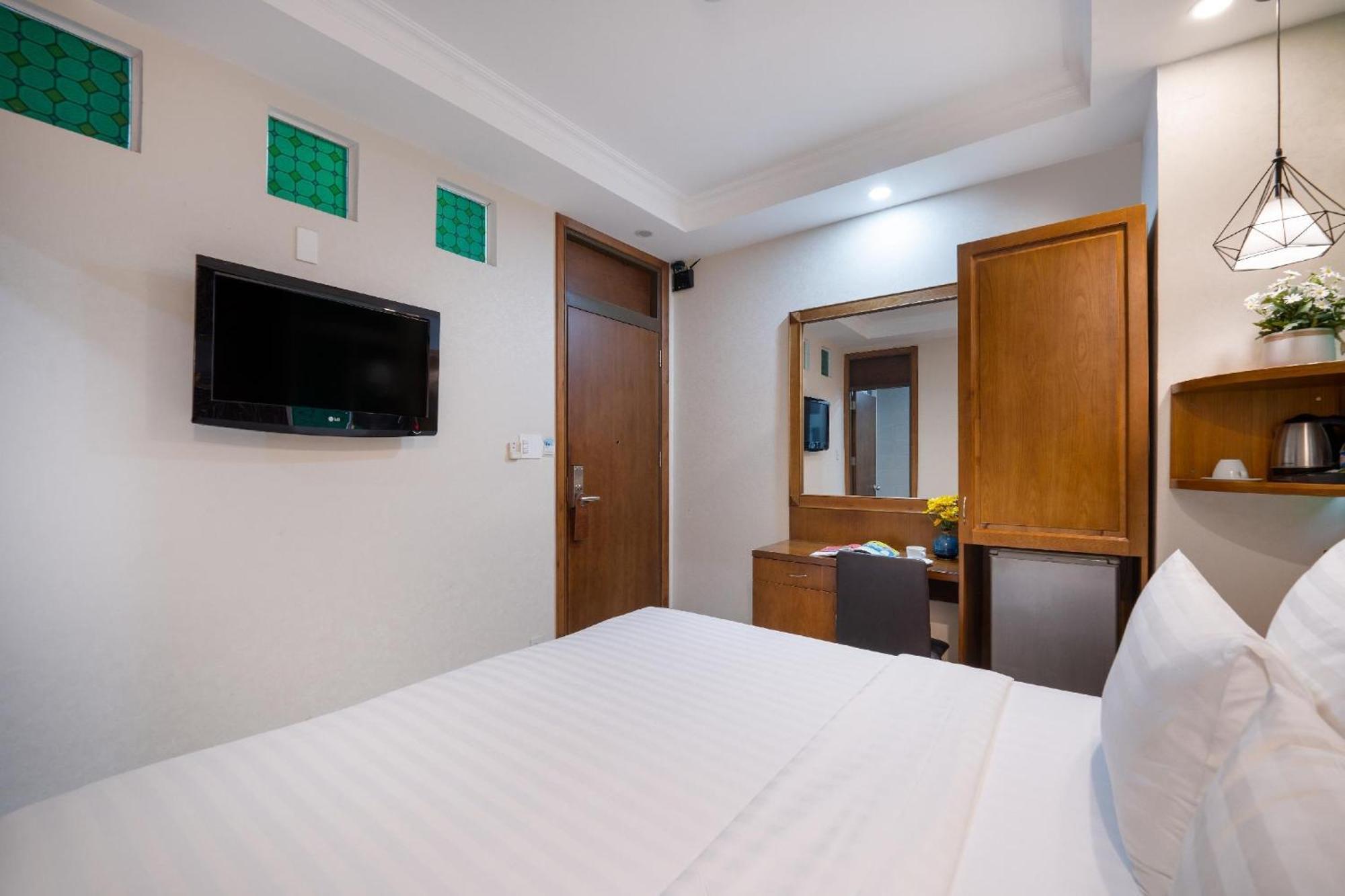 Tuong Vy Hotel Ho Chi Minh City Exterior photo