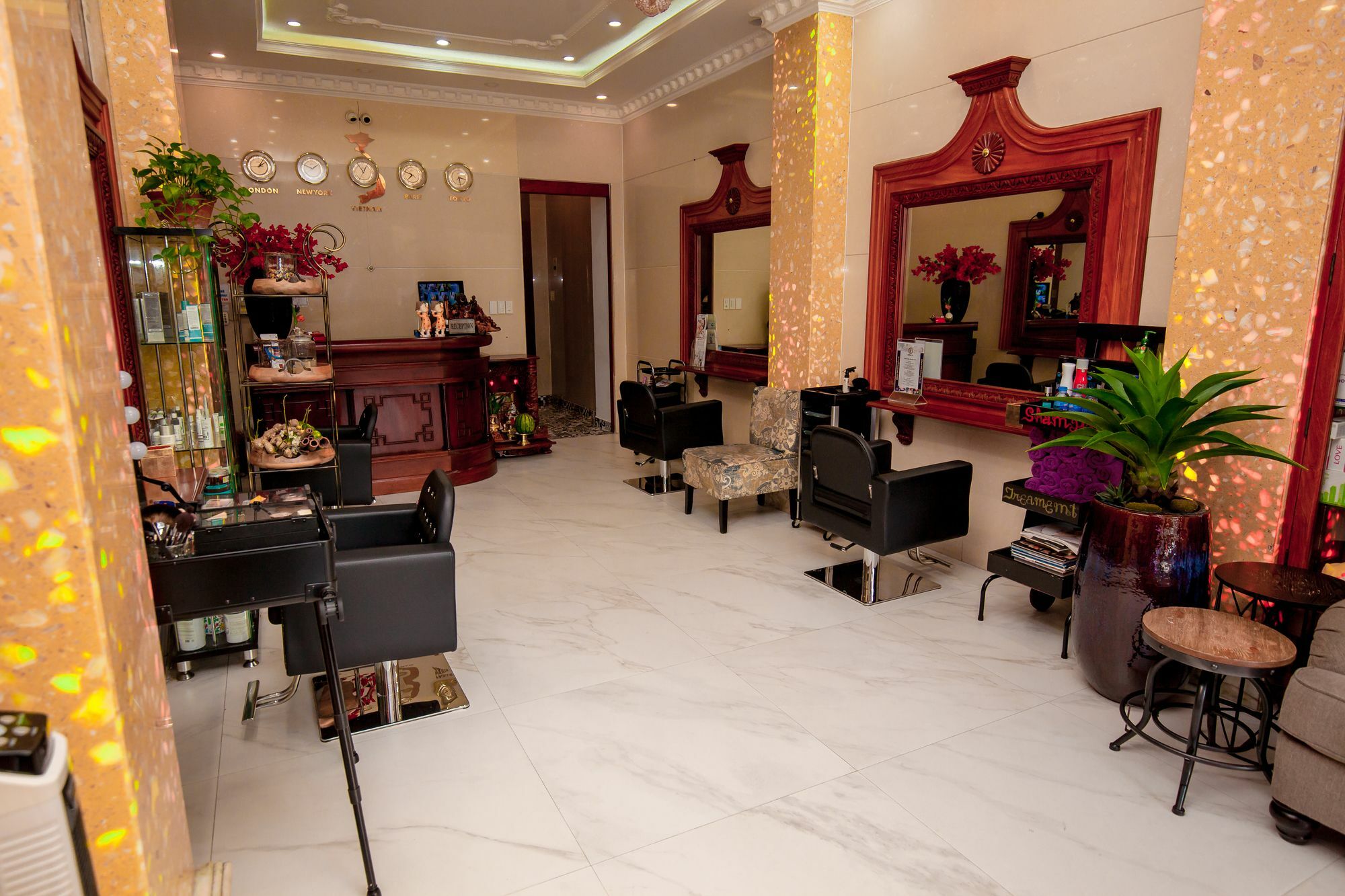 Tuong Vy Hotel Ho Chi Minh City Exterior photo